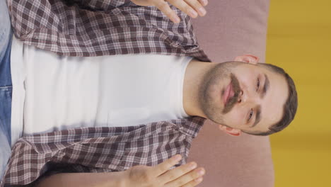 Vertical-video-of-Muslim-man-praying.